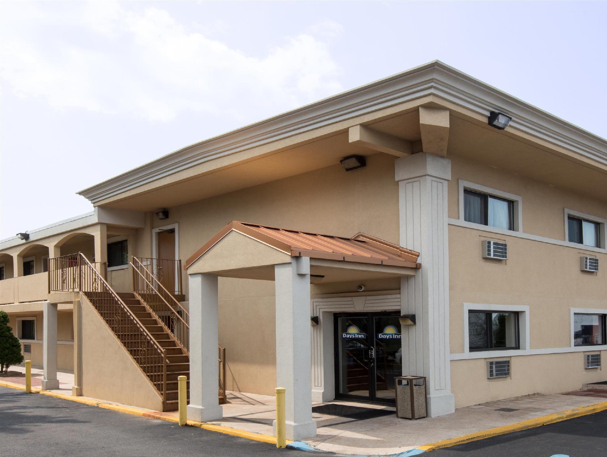 Red Roof Inn Copiague Exterior photo